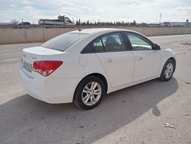 Usado Chevrolet Cruze LS 124 CV (91 kW) 2012 Blanco Berlina