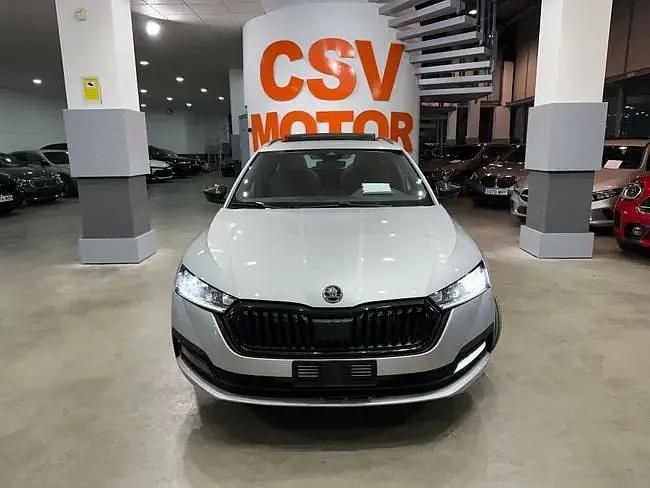 Usado Skoda Octavia 204 HP (150 kW) 2022 Cinzento Carrinha
