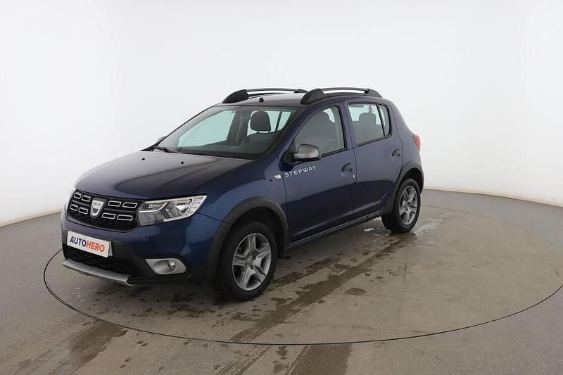 Usado Dacia Sandero Essentiel 90 CV (66 kW) 2019 Azul Utilitario