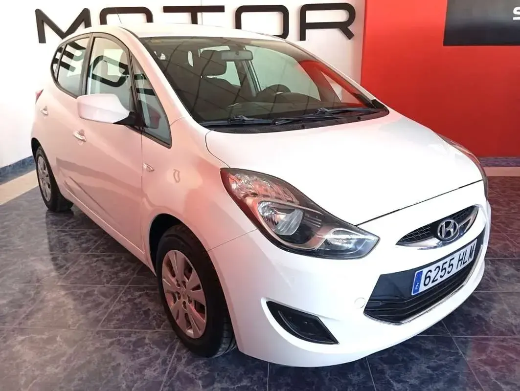 Usado Hyundai ix20 GLS 90 CV (66 kW) 2012 Blanco Utilitario