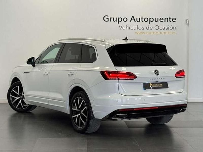Second-hand VW Touareg Elegance 286 CP (210 kW) 2022 Alb SUV