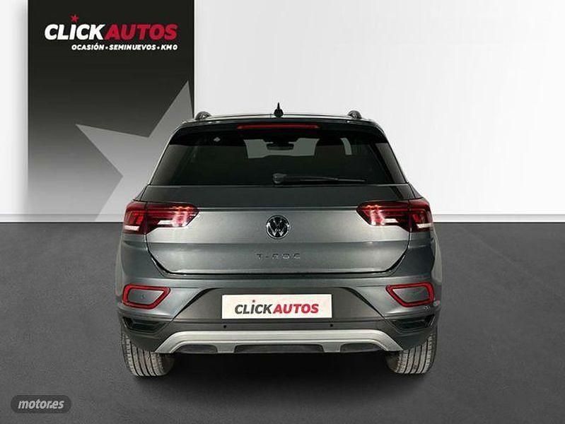 Usado VW T-Roc Life 110 CV (80 kW) 2022 Gris SUV