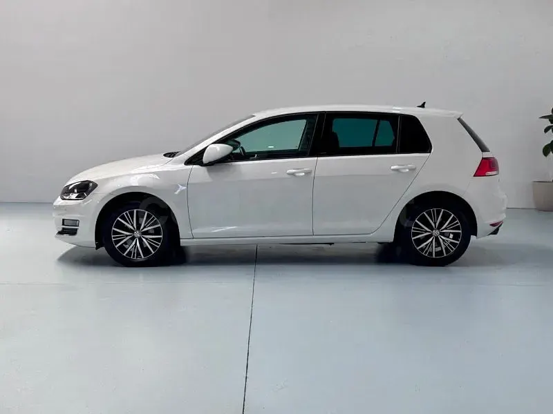Usado VW Golf VII Edition 110 CV (80 kW) 2017 Blanco Berlina
