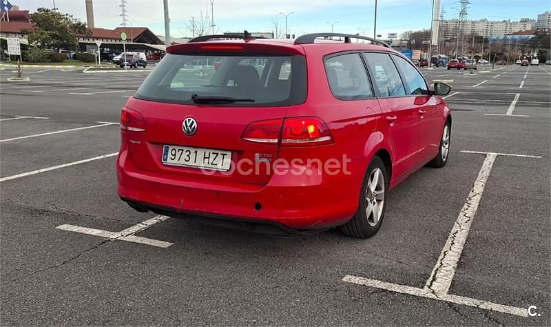 Usado VW Passat Highline 140 CV (102 kW) 2012 Rojo Familiar
