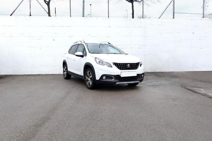 Usado Peugeot 2008 Allure 131 CV (96 kW) 2018 Blanco SUV