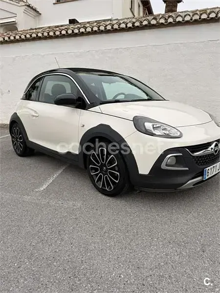 Usado Opel Adam Rocks 115 CV (84 kW) 2015 Blanco Utilitario