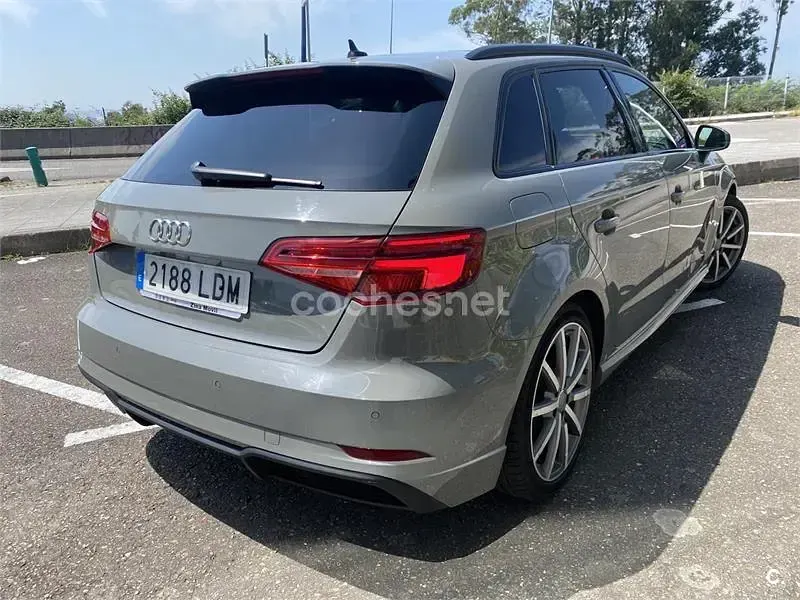Usado Audi A3 S-Line 150 CV (110 kW) 2019 Gris / plata Berlina