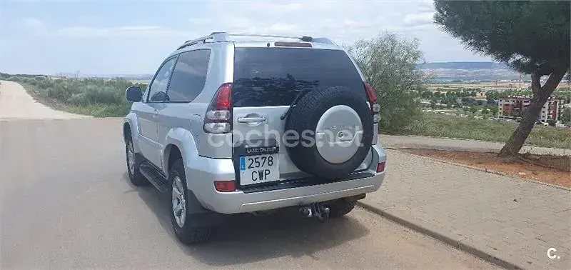 Usado Toyota Land Cruiser 163 CV (119 kW) 2004 Gris / plata SUV