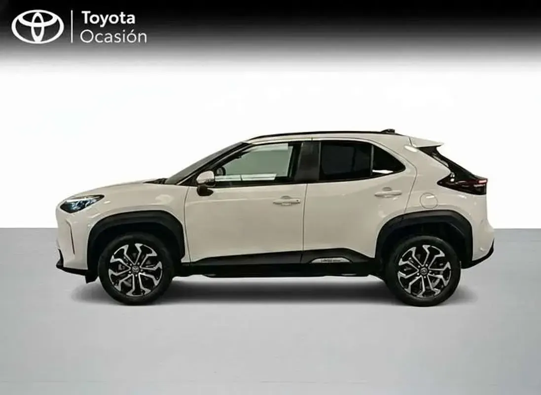 Usado Toyota Yaris Cross Active 132 CV (97 kW) 2025 Blanco SUV