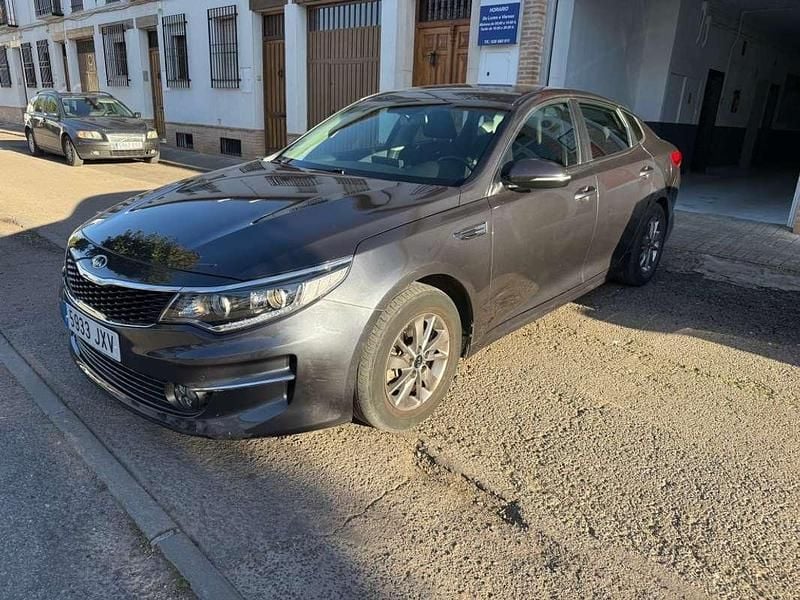 Usado Kia Optima 141 CV (103 kW) 2017 Gris Berlina