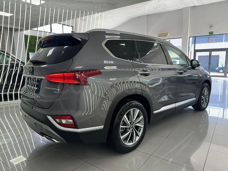 Usado Hyundai Santa Fe Style 200 CV (147 kW) 2021 Gris / plata SUV