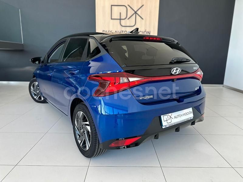 Usado Hyundai i20 100 CV (73 kW) 2021 Azul Berlina