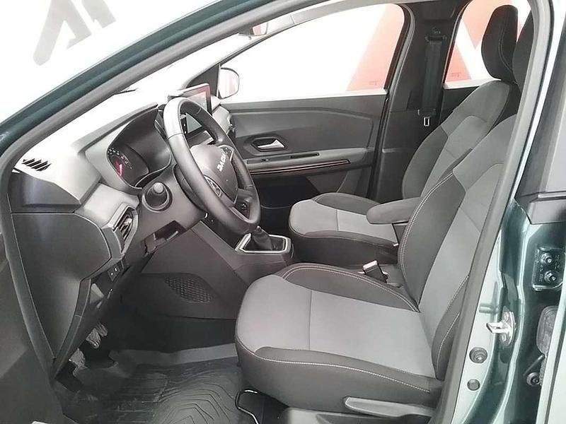 Usado Dacia Sandero Extreme 101 CV (74 kW) 2025 Verde Utilitario