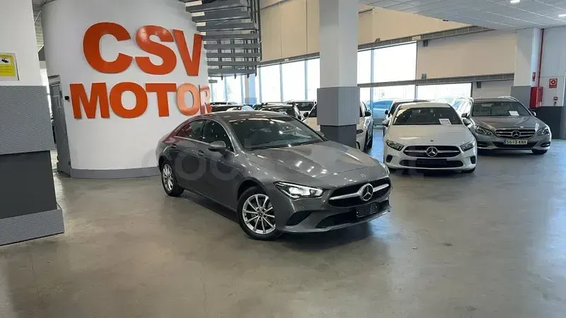 Usado Mercedes CLA250e Shooting Brake 218 CV (160 kW) 2023 Gris / plata Familiar