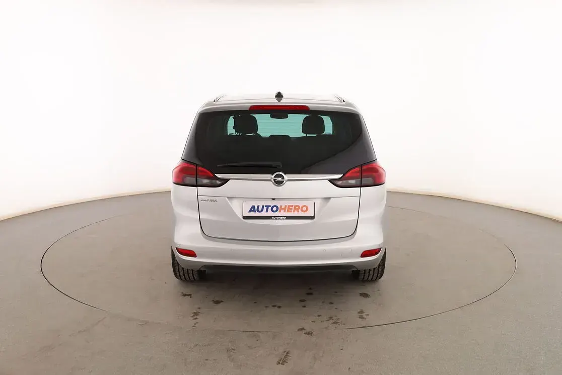 Usado Opel Zafira Tourer Business Innovation 135 CV (99 kW) 2019 Gris Monovolumen