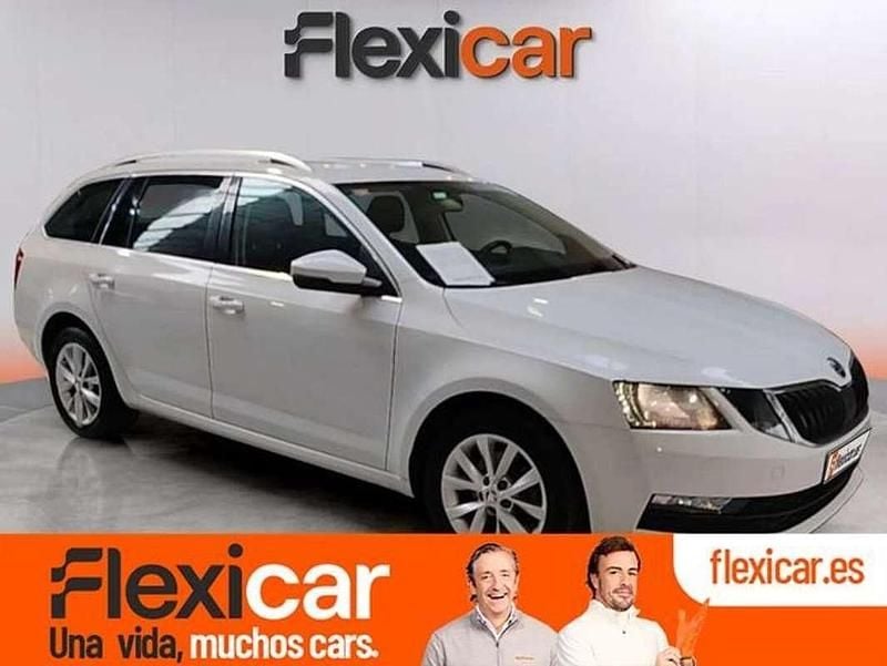 Blanco Usado 2017 Skoda Octavia Ambition Familiar | 11.990 € (Precio justo) - Imagen 1/4