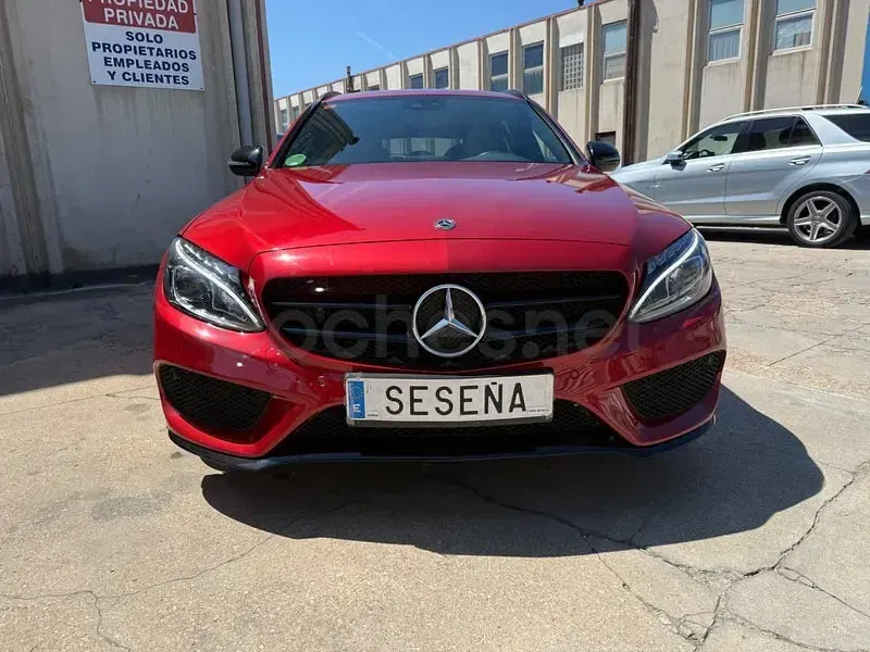 Usado Mercedes C250 211 CV (155 kW) 2017 Granate Familiar