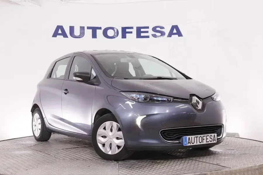 Usado Renault Zoe 67 kW (92 CV) 2018 Gris Utilitario