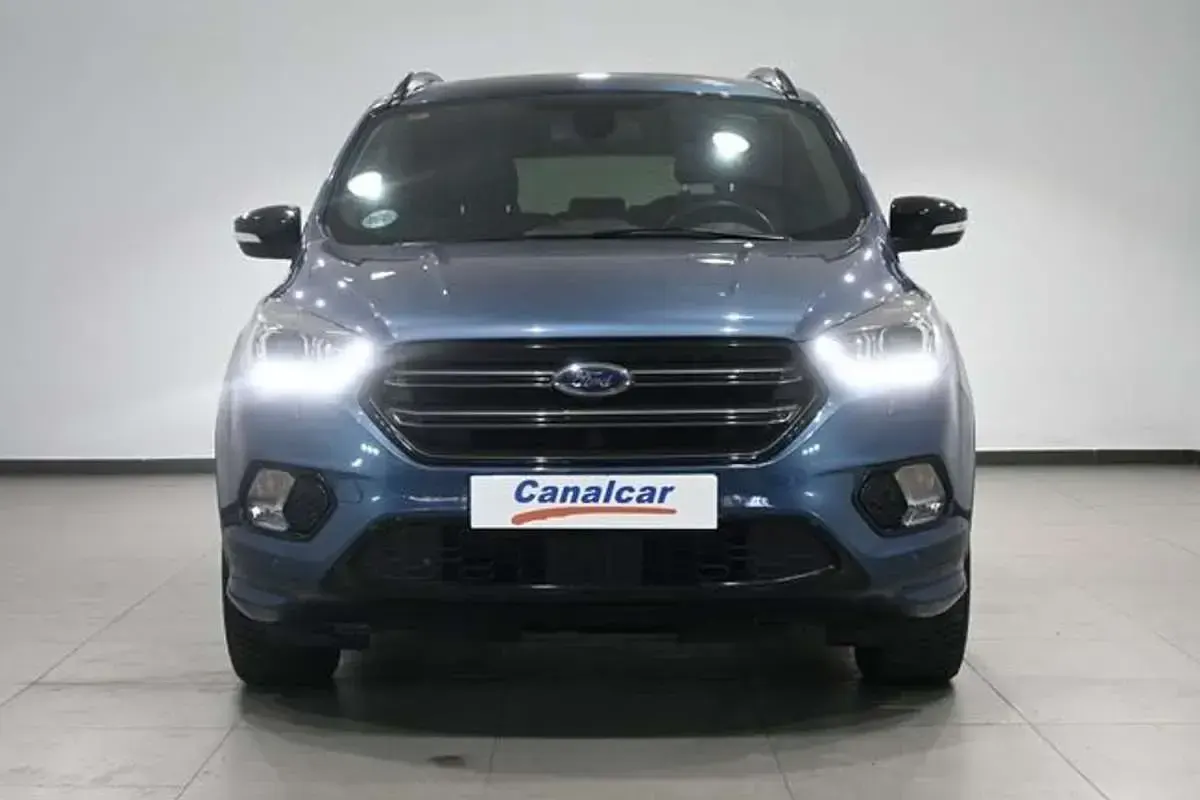 Usado Ford Kuga Vignale 150 CV (110 kW) 2019 Azul SUV