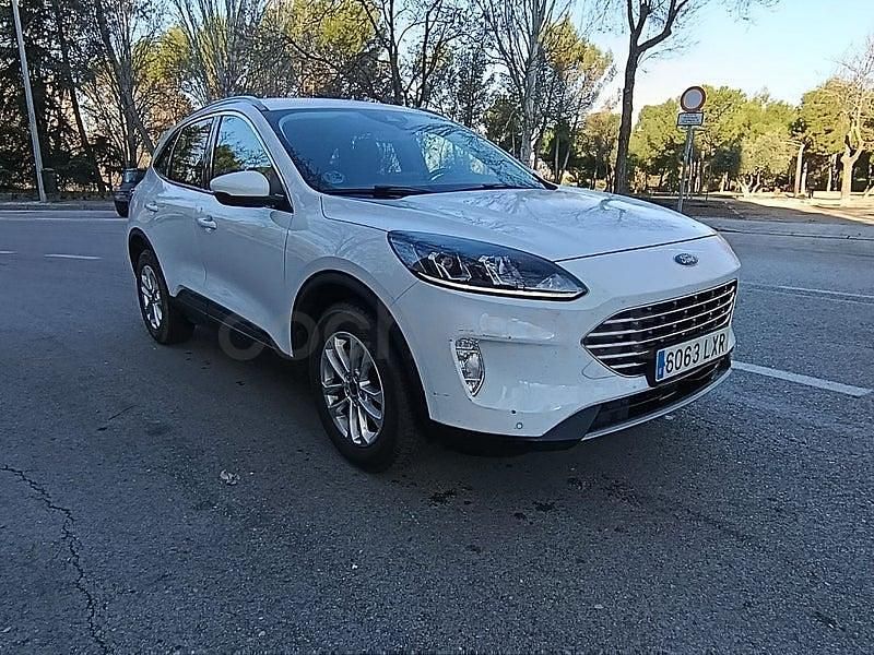 Usado Ford Kuga Titanium 120 HP (88 kW) 2022 Branco SUV
