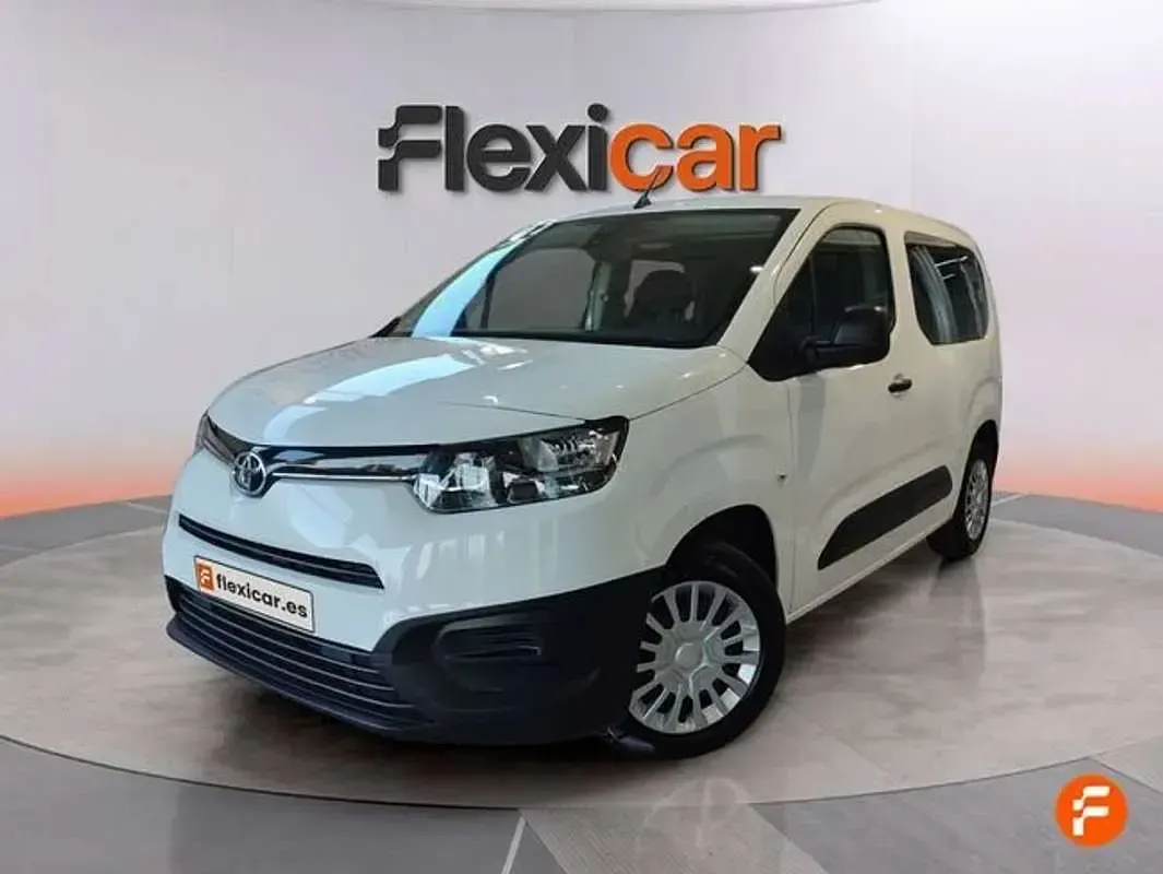 Usado Toyota Proace City City 102 CV (75 kW) 2022 Blanco Monovolumen