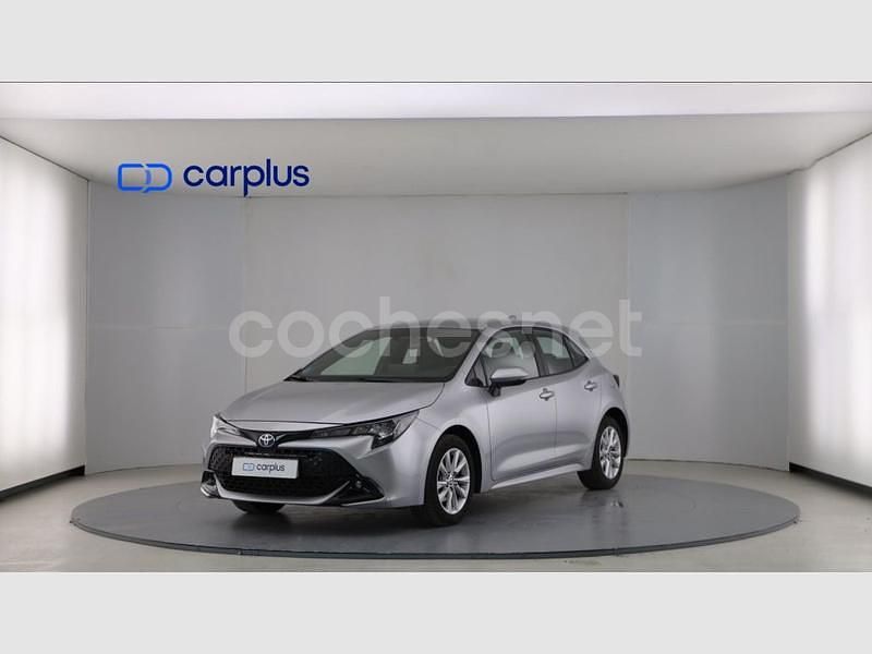 Gris / plata Usado 2023 Toyota Corolla Active Berlina | 25.490 € (Caro) - Imagen 1/4