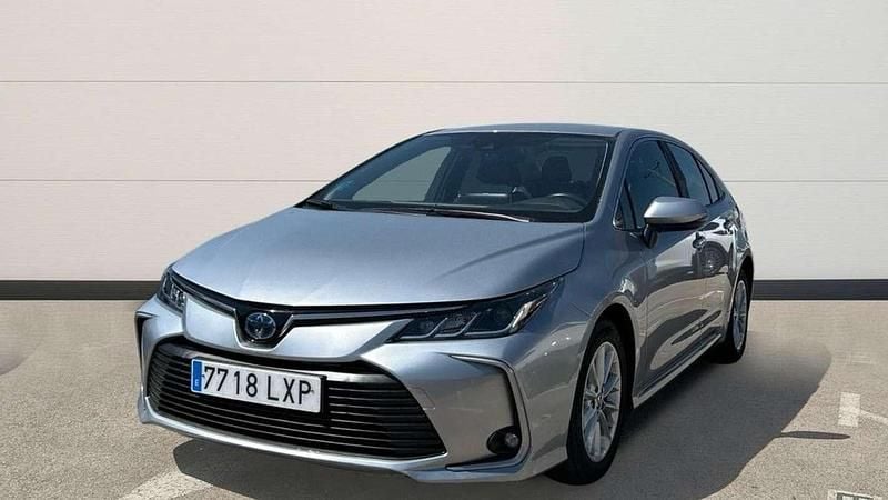 Usado Toyota Corolla Active 122 CV (89 kW) 2022 Gris Berlina