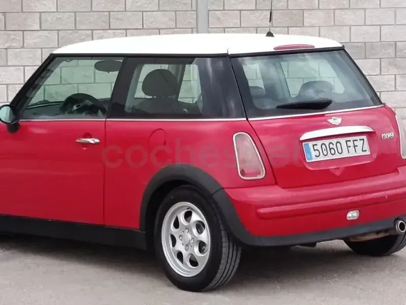 Usado Mini Cooper 120 CV (88 kW) 2007 Rojo Utilitario