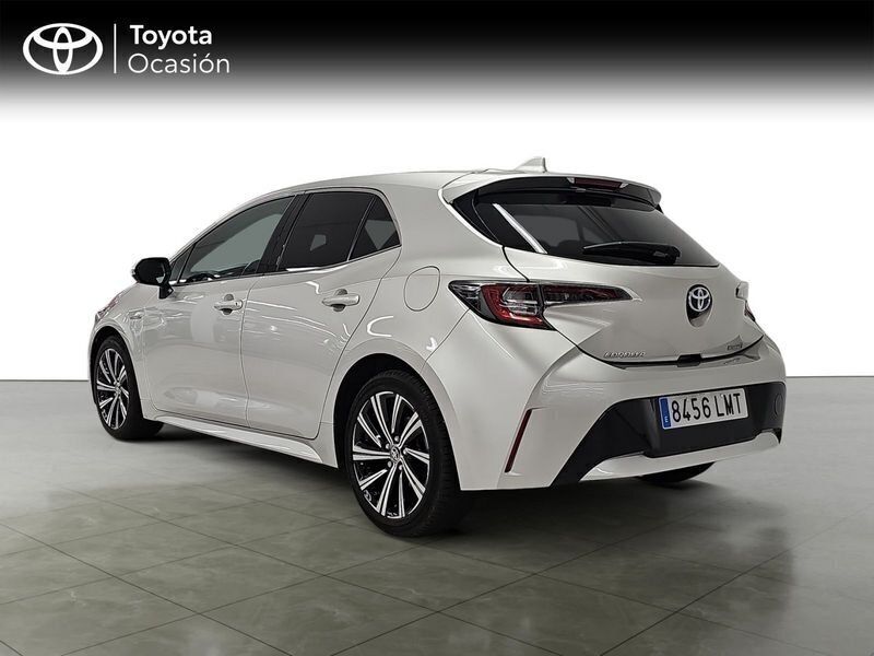 Usado Toyota Corolla Style 122 CV (89 kW) 2021 Plata