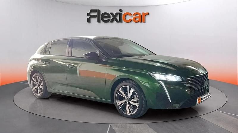 Usado Peugeot 308 Allure 131 HP (96 kW) 2023 Verde Citadino