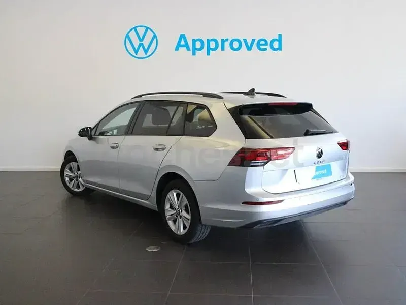 Usado VW Golf VIII Life 110 CV (80 kW) 2024 Gris / plata Familiar