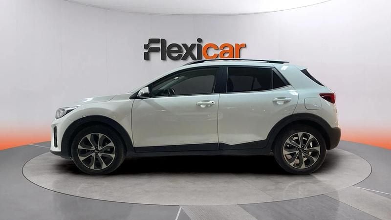 Usado Kia Stonic 120 CV (88 kW) 2018 Blanco SUV
