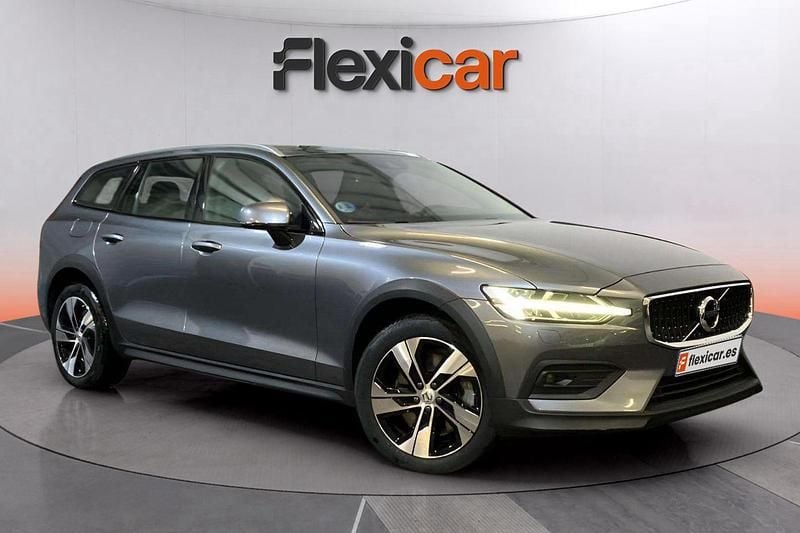 Blanco Usado 2021 Volvo V60 CC Familiar | 32.490 € (Precio justo) - Imagen 1/4