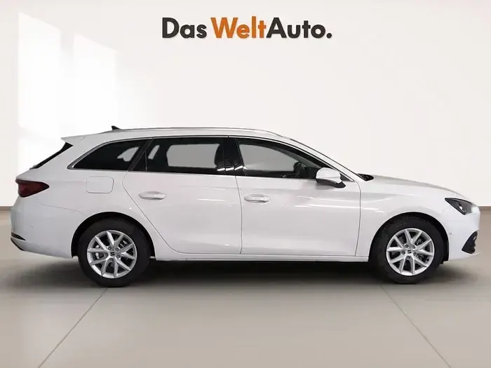 Usado Seat Leon Style 116 HP (85 kW) 2025 Branco Carrinha