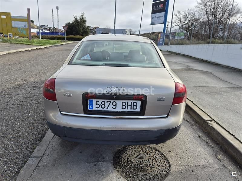 Usado Audi A6 165 CV (121 kW) 2001 Beige Berlina