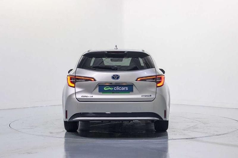 Usado Toyota Corolla Active 98 CV (72 kW) 2022 Plateado Familiar