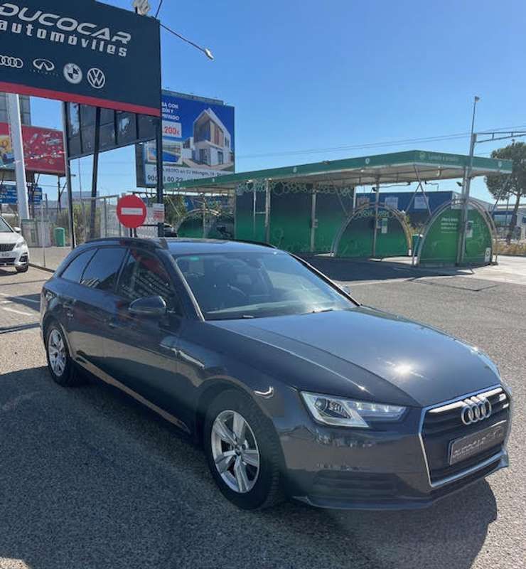 Usado Audi A4 Advanced 150 CV (110 kW) 2019 Gris Familiar