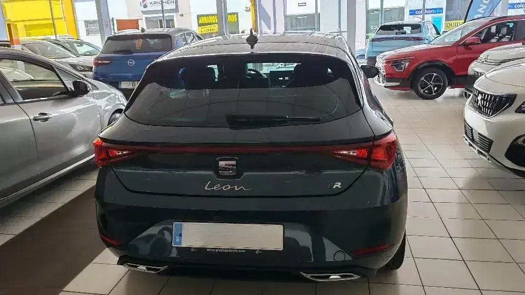 Nuevo Seat Leon FR 150 CV (110 kW) 2026 Gris Berlina