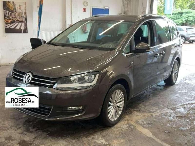 Usado VW Sharan Cup 140 CV (102 kW) 2015 Marrón Monovolumen