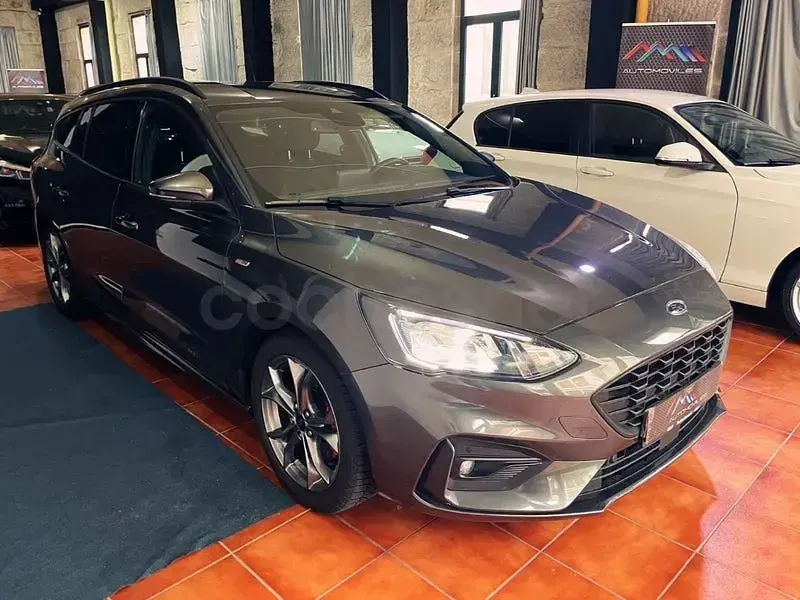 Usado Ford Focus ST-Line X 155 CV (114 kW) 2021 Gris / plata Familiar