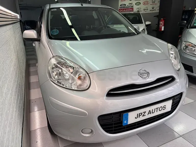 Usado Nissan Micra Acenta 80 CV (58 kW) 2013 Gris / plata Utilitario