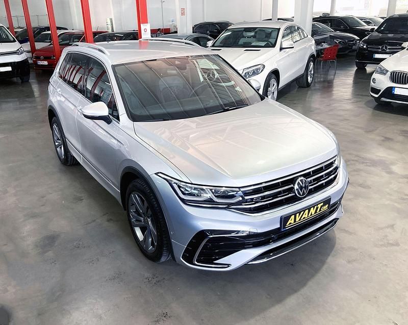 Usado VW Tiguan R-line 245 CV (180 kW) 2021 Blanco SUV