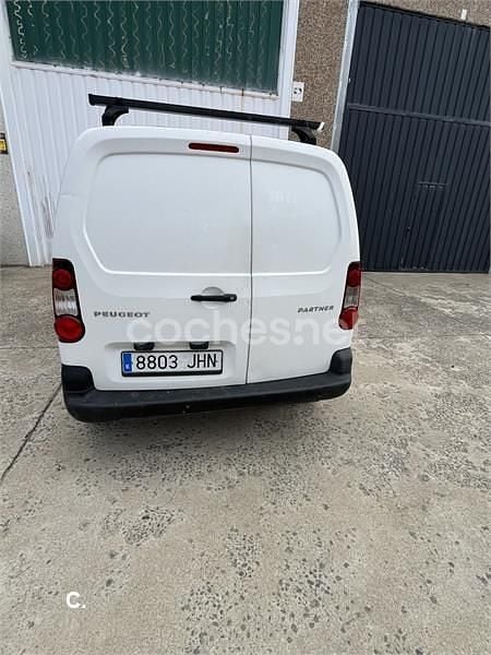 Usado Peugeot Partner Tepee Access 75 CV (55 kW) 2015 Blanco Monovolumen