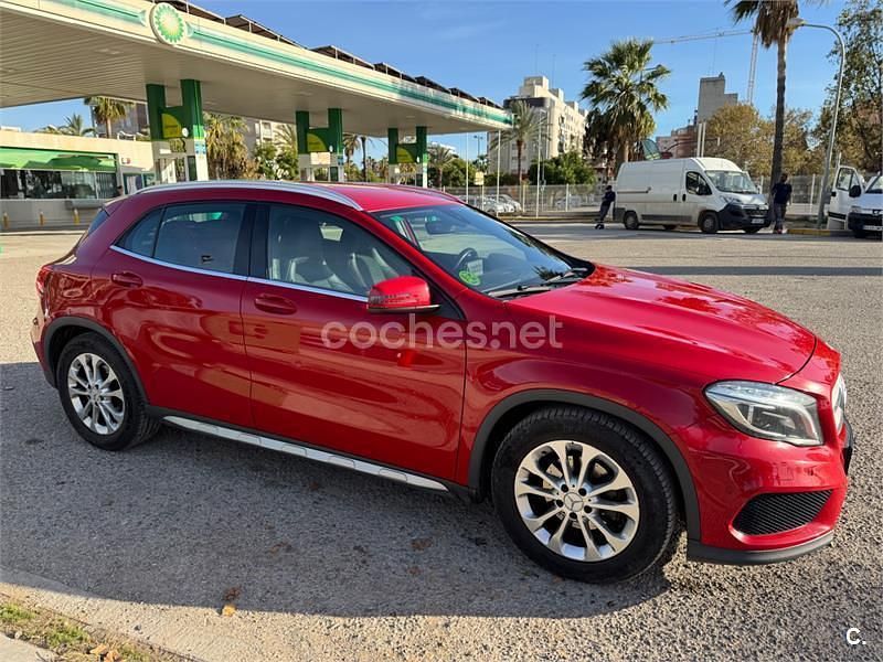 Rojo Usado 2015 Mercedes GLA220 AMG line SUV | 19.000 € (Precio justo) - Imagen 1/4