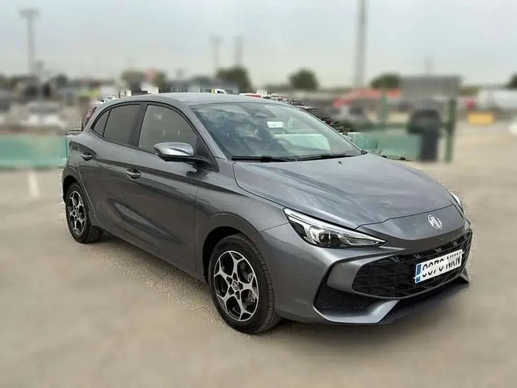 Usado MG MG3 Luxury 102 CV (75 kW) 2026 Gris Utilitario