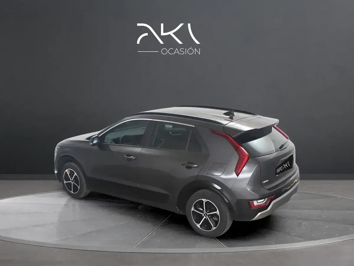 Usado Kia Niro 141 CV (103 kW) 2022 Gris SUV