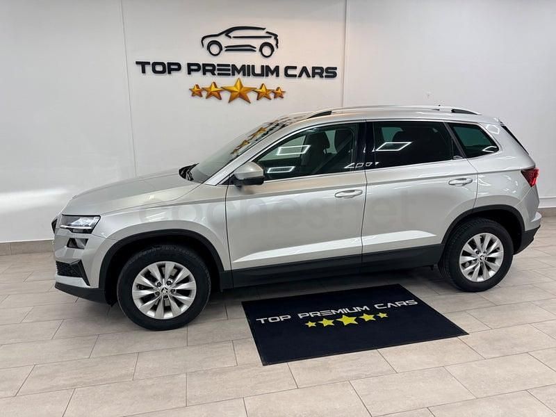 Usado Skoda Karoq Ambition 115 CV (84 kW) 2022 Gris / plata SUV