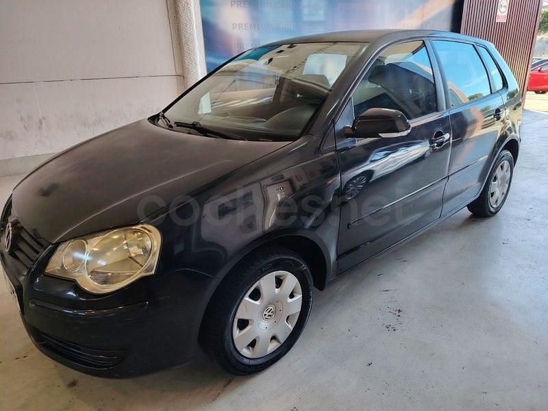 Usado VW Polo Advance 70 CV (51 kW) 2006 Negro Utilitario