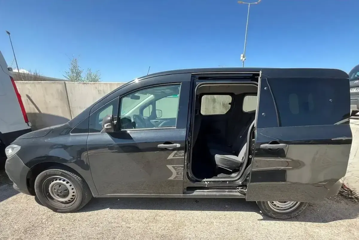 Usado Mercedes Citan 110 95 CV (69 kW) 2023 Negro Familiar
