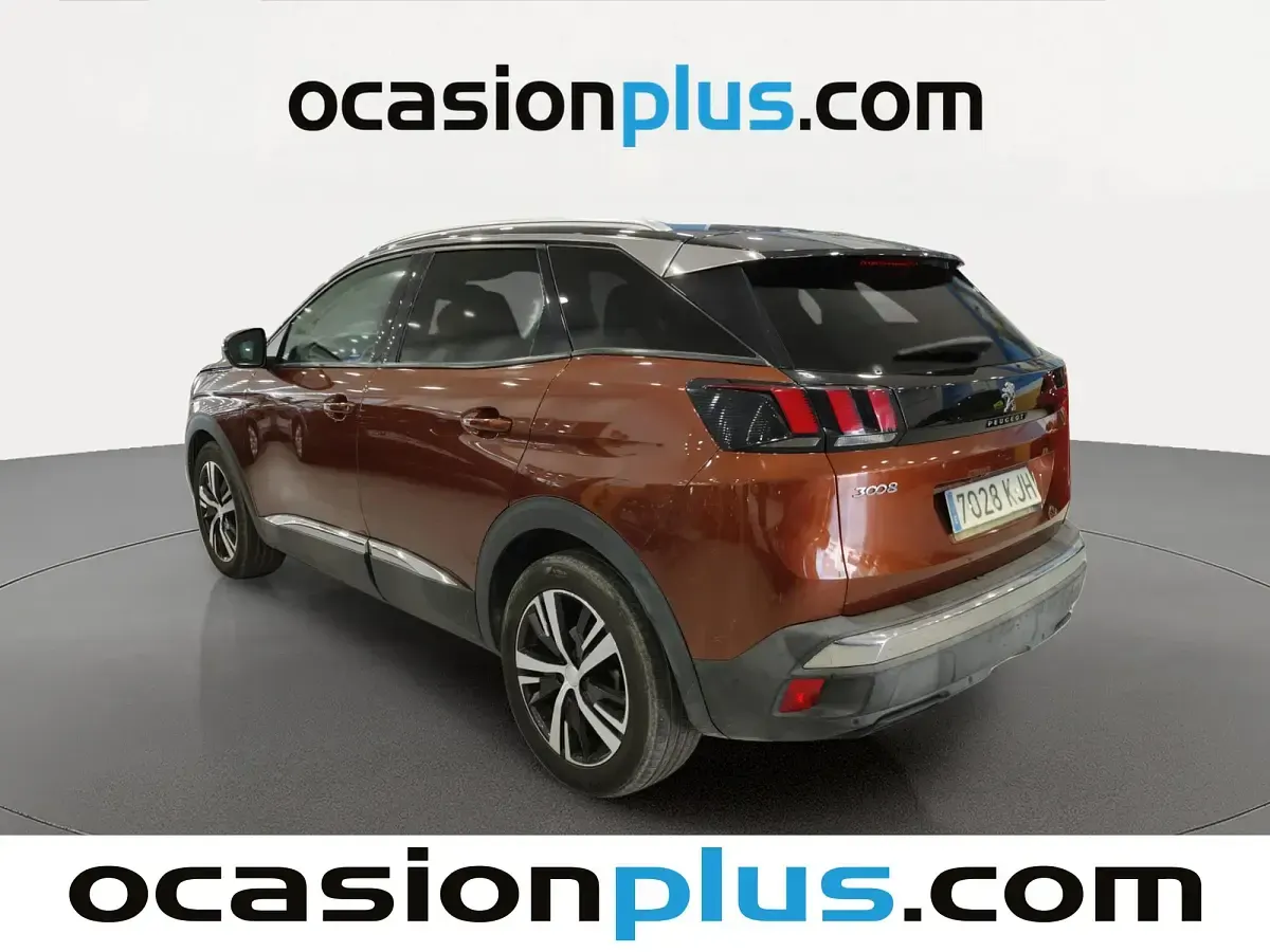 Usado Peugeot 3008 Allure 131 CV (96 kW) 2018 Marrón SUV